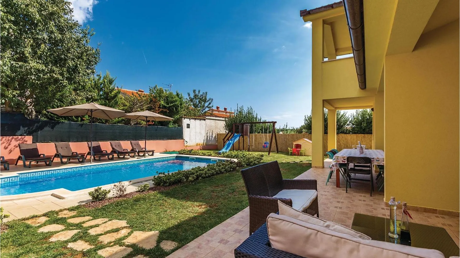 Cozy Home In Medulin With Kitchen Holiday home